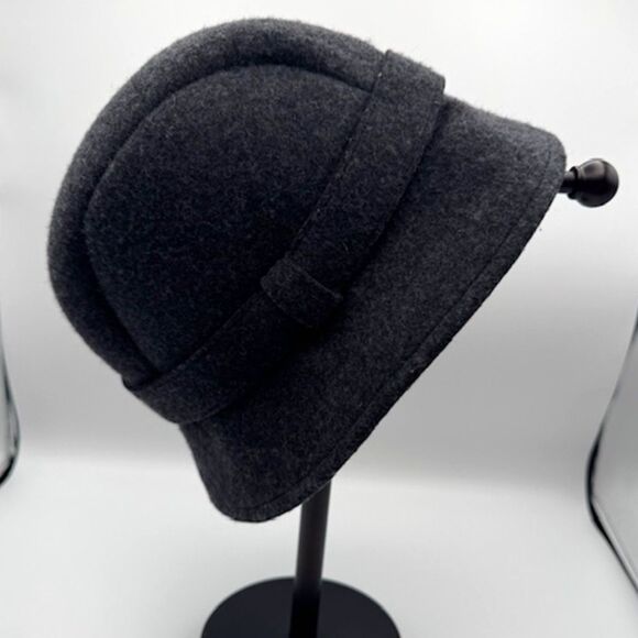 J. Crew Women's SZ S/M 100% Wool Charcoal Gray Cloche Bucket Short-Brim Hat Pink - Picture 2 of 9